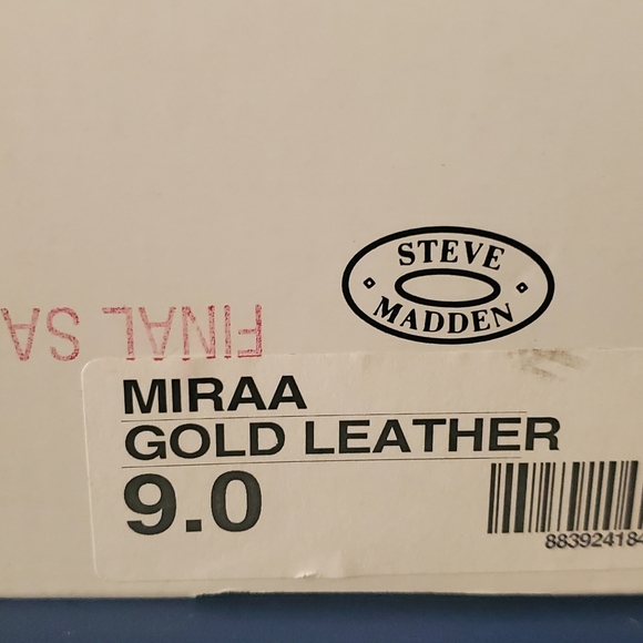 Steve Madden Women's Gold Flats - Picture 4 of 4